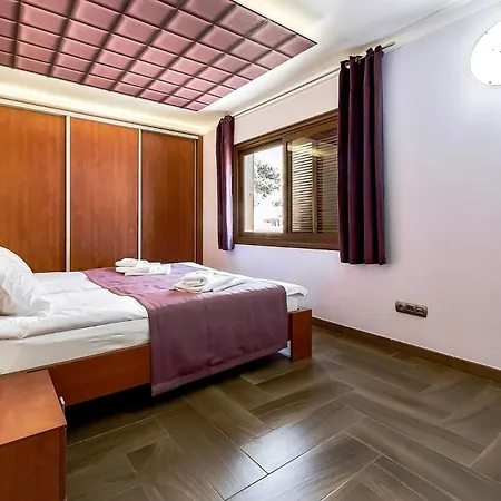 Апартаменты Ocean View & Heated Pool