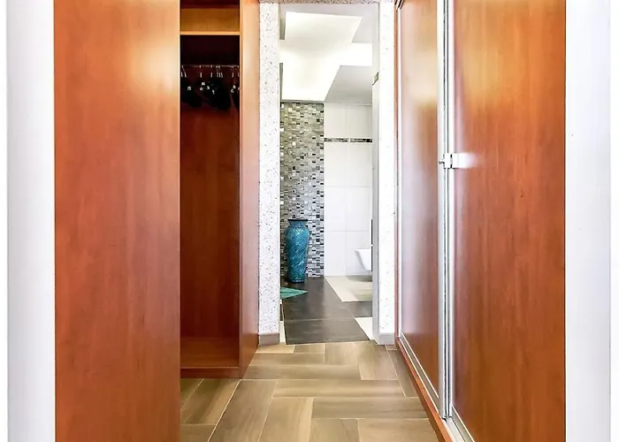 Ocean View & Heated Pool Апартаменты Адехе