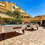 Ocean View & Heated Pool Апартаменти